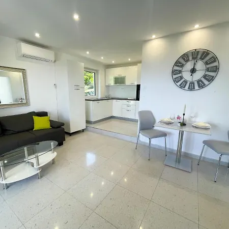 Linda Willa Crikvenica